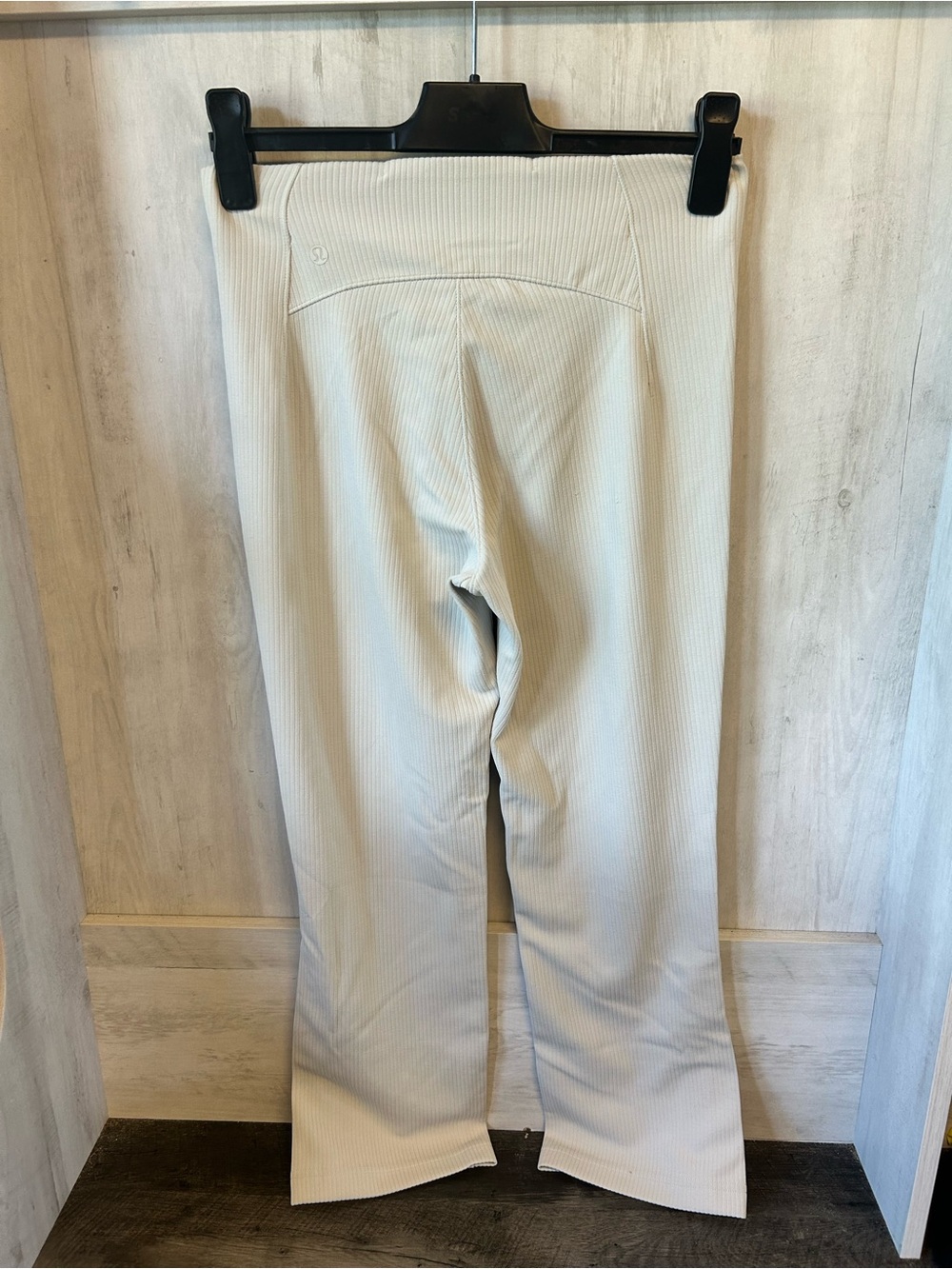 Lululemon size 6 pants